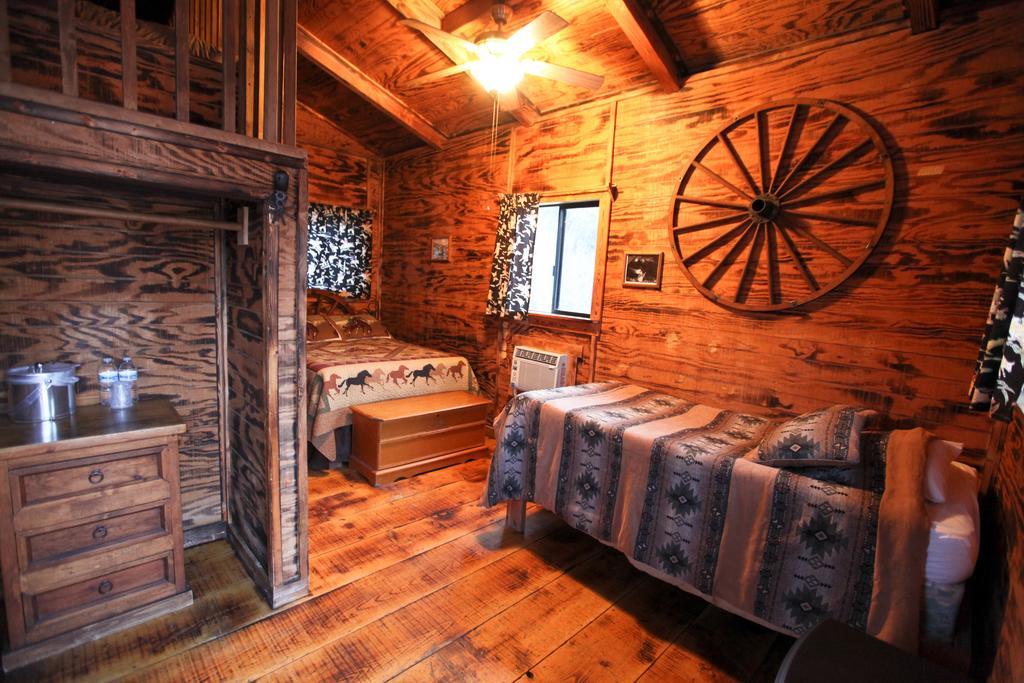 Grand Canyon Western Ranch Farm stay