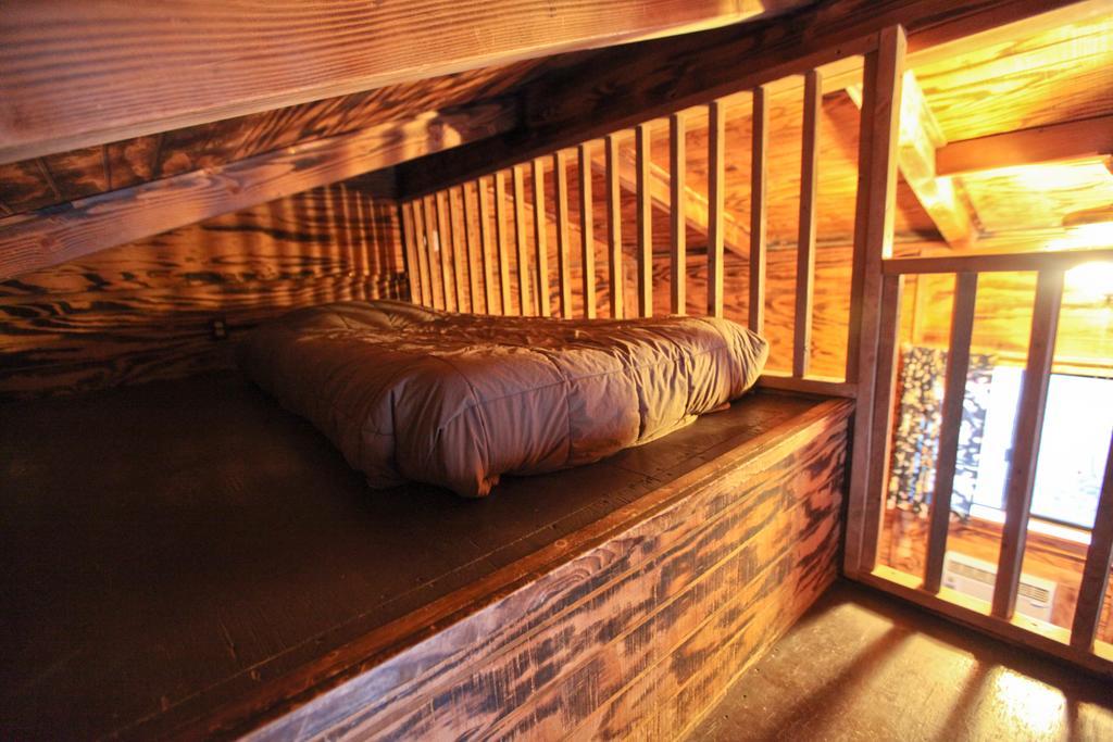 Grand Canyon Western Ranch Farm stay *